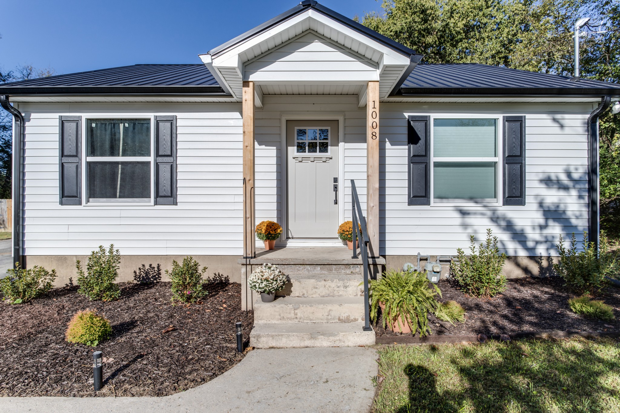 1008 South Spring Street Manchester, TN 37355 - Photo 6 of 60 Nicely landscaped