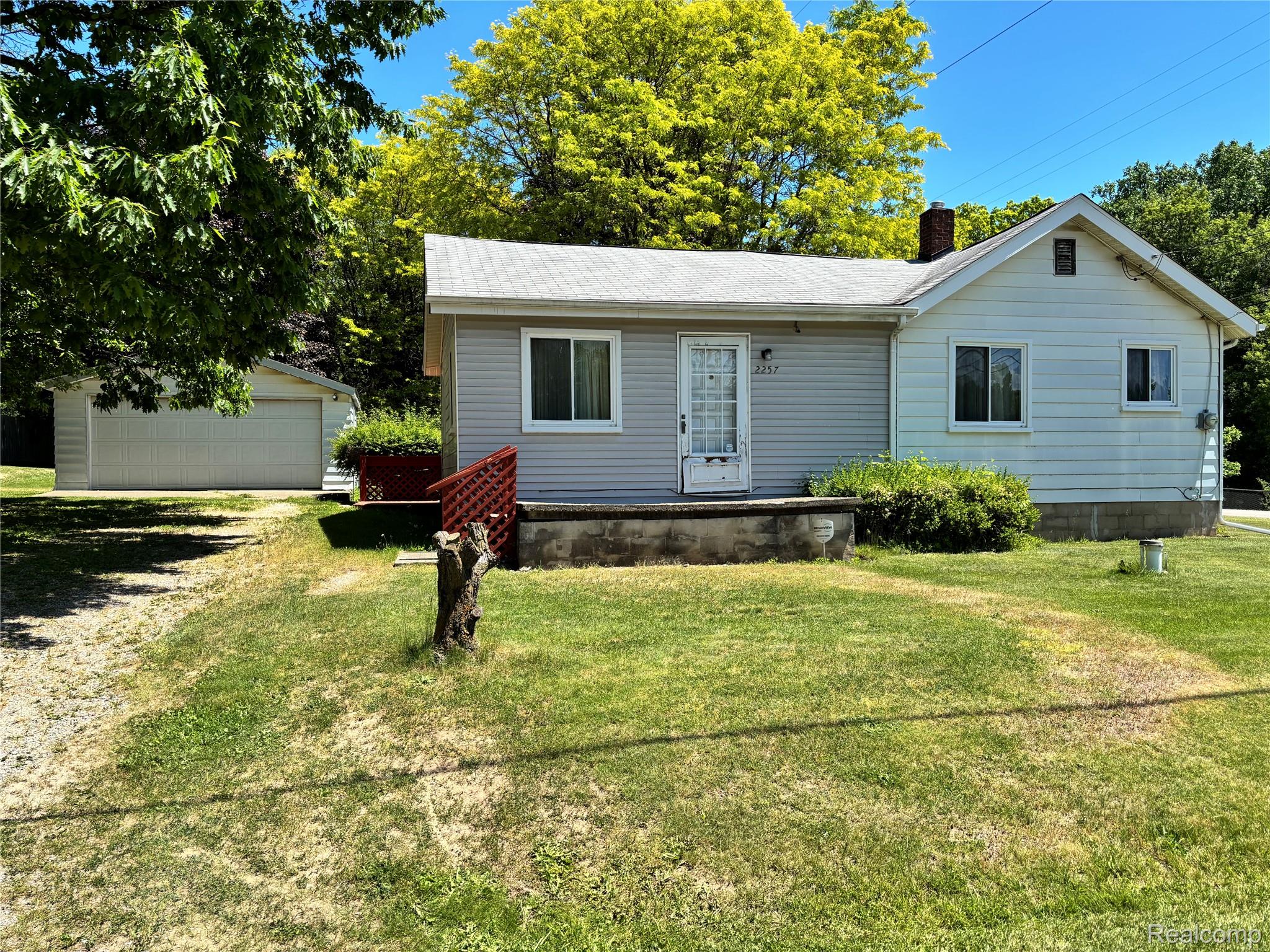 2257 Lodge Road Flint, MI 48532 - Photo 1 of 18 IMG_9650.JPG