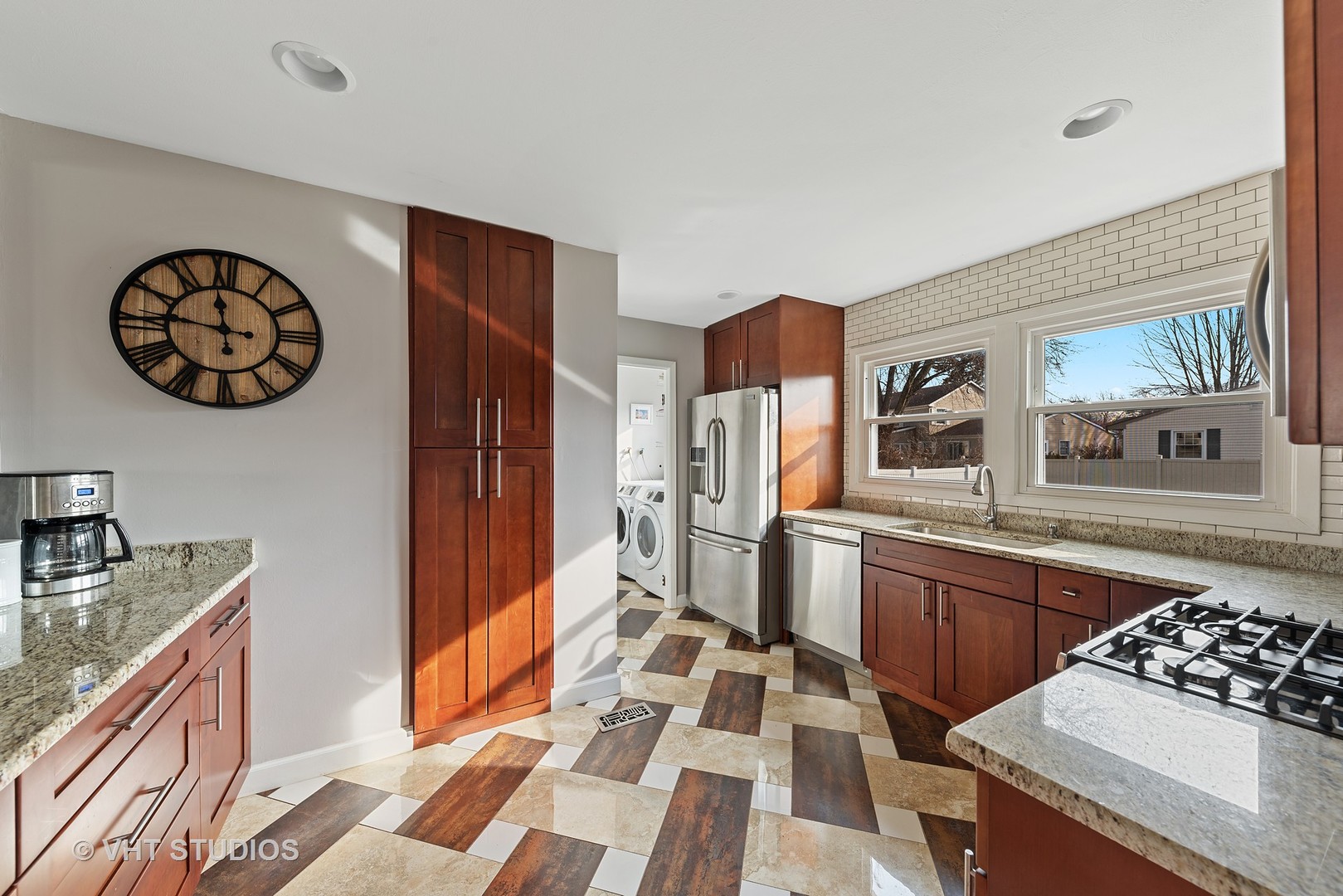 115 Stonegate Road Buffalo Grove, IL 60089 - Photo 5 of 13