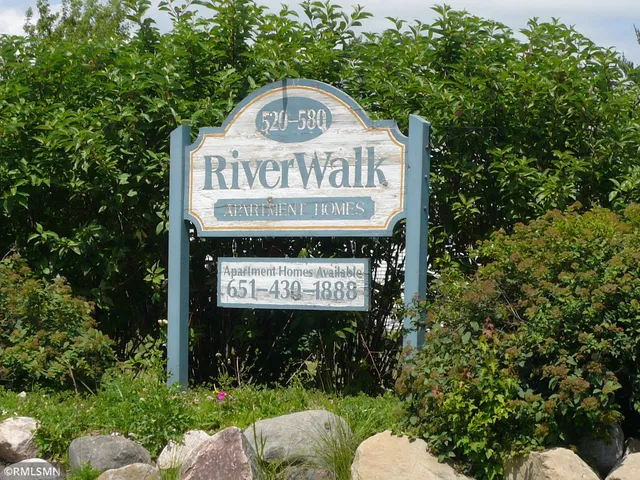 $1,050 | 530 Spring Street, Unit B2, Somerset, WI 54025