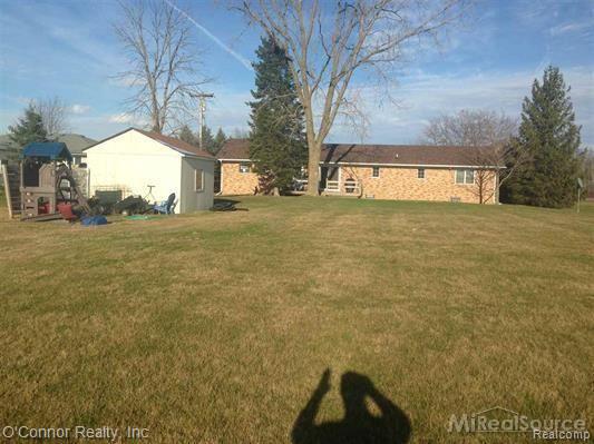 980 Palms Road Columbus, MI 48063 - Photo 2 of 19 980 Palms Road - 1.jpg
