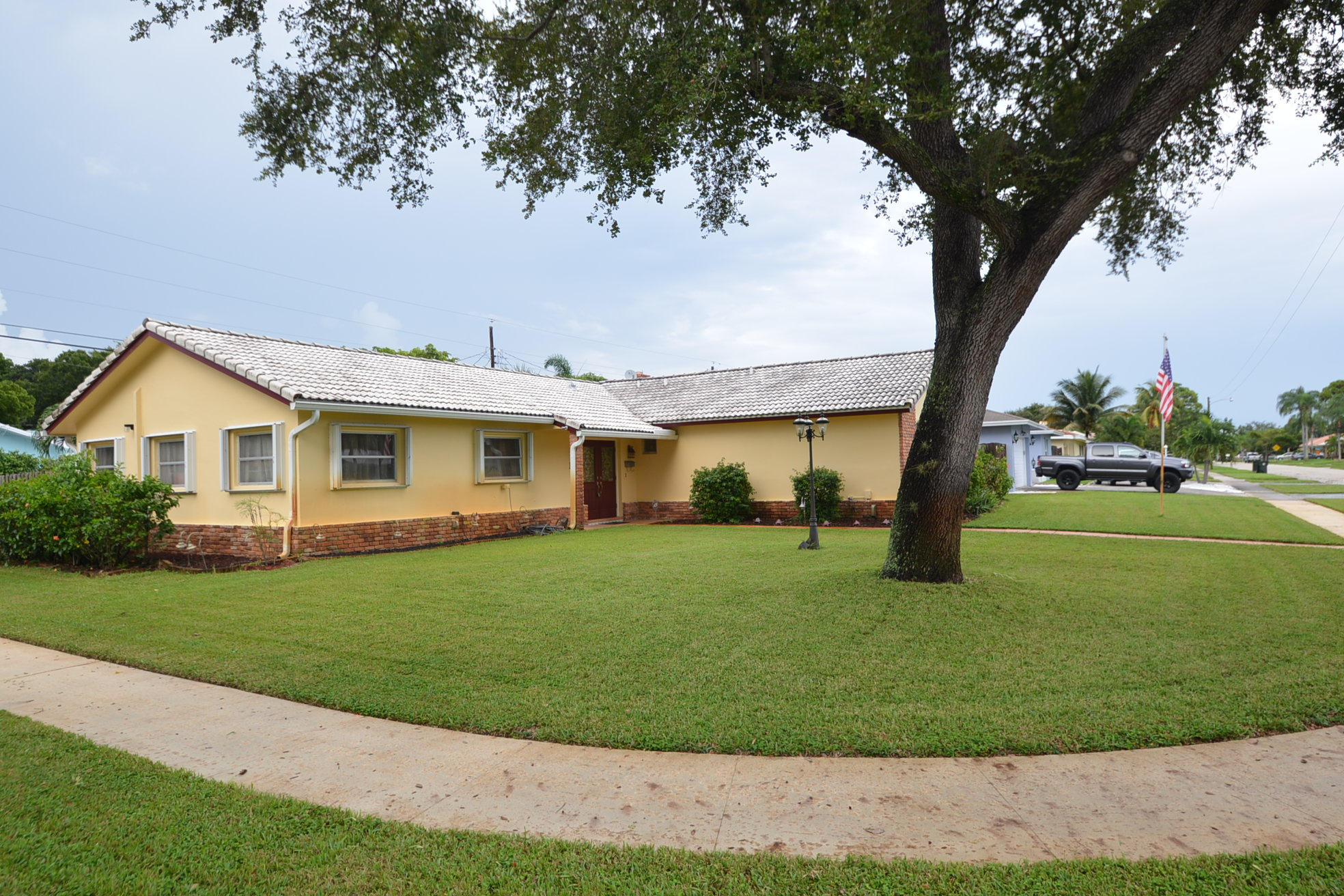 1099 Southwest 3rd Street Boca Raton, FL 33486 - Photo 2 of 23 DSC_3930
