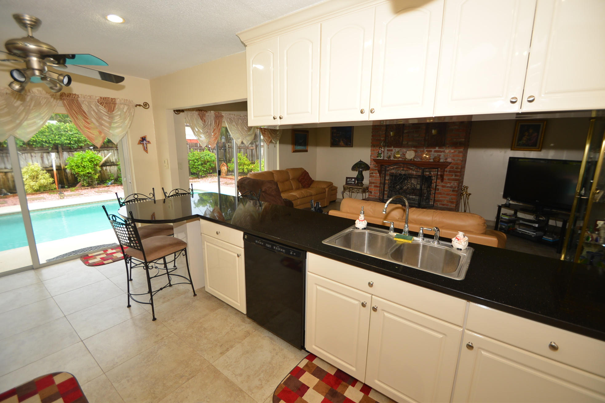 1099 Southwest 3rd Street Boca Raton, FL 33486 - Photo 10 of 23 DSC_3946