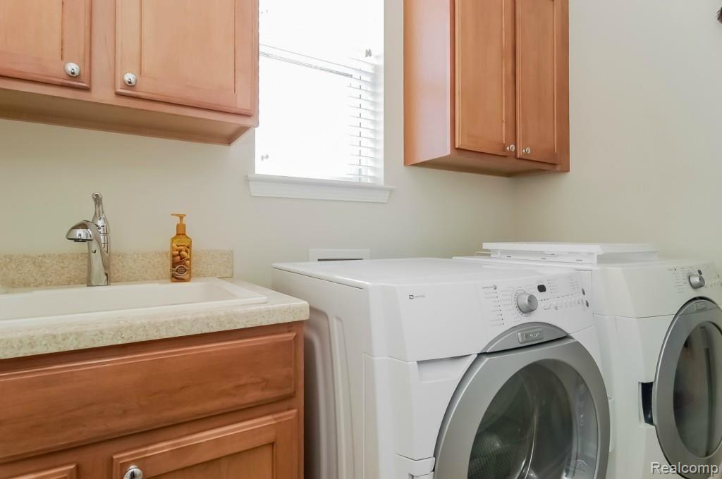 49364 Oxley Road Macomb, MI 48044 - Photo 17 of 35 017-Laundry_Room-1338540-print.jpg