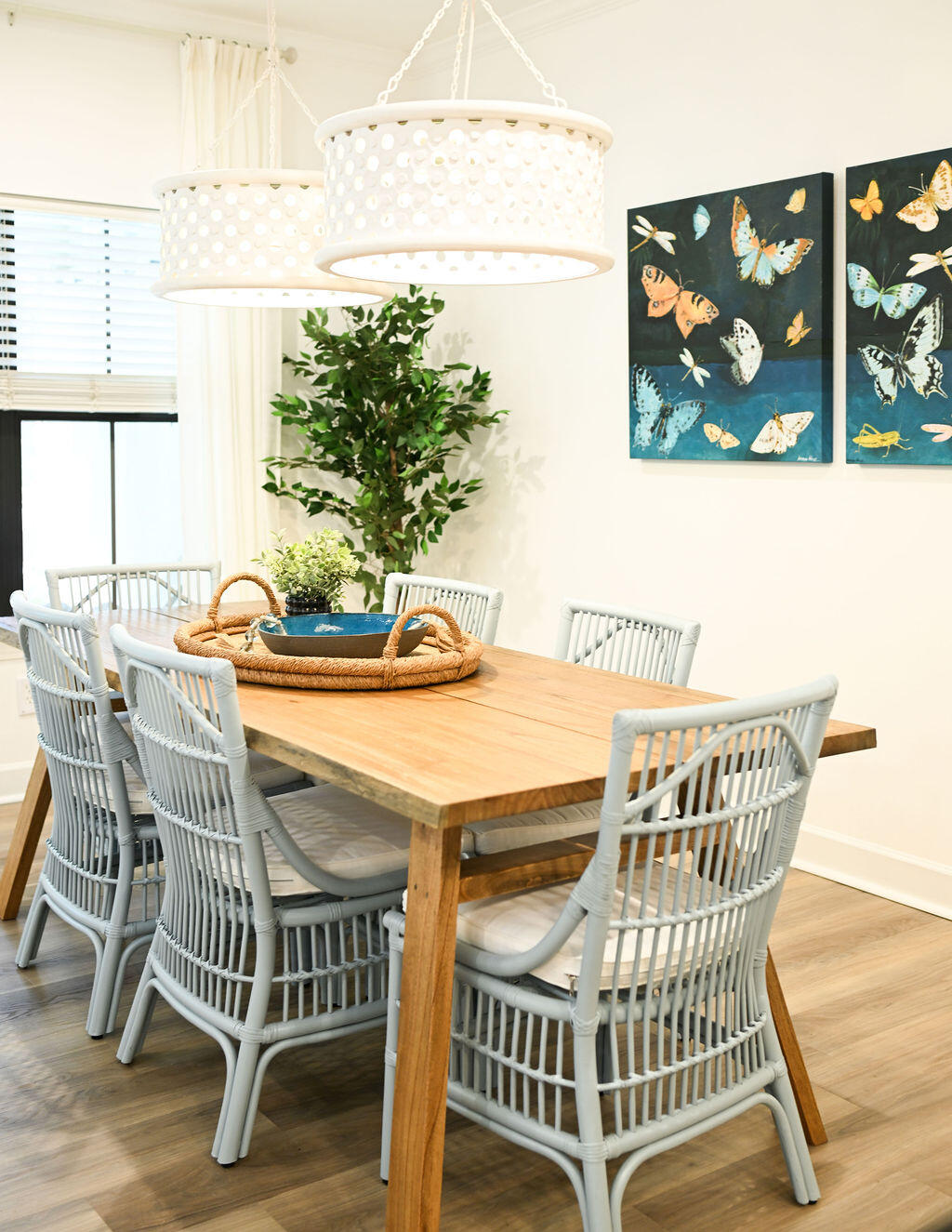 90 Southaven Circle Santa Rosa Beach, FL 32459 - Photo 4 of 29 a view of a chairs and table in patio