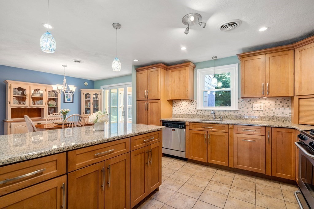 67 Oak Road Canton, MA 02021 - Photo 3 of 33 Gallery Image 3