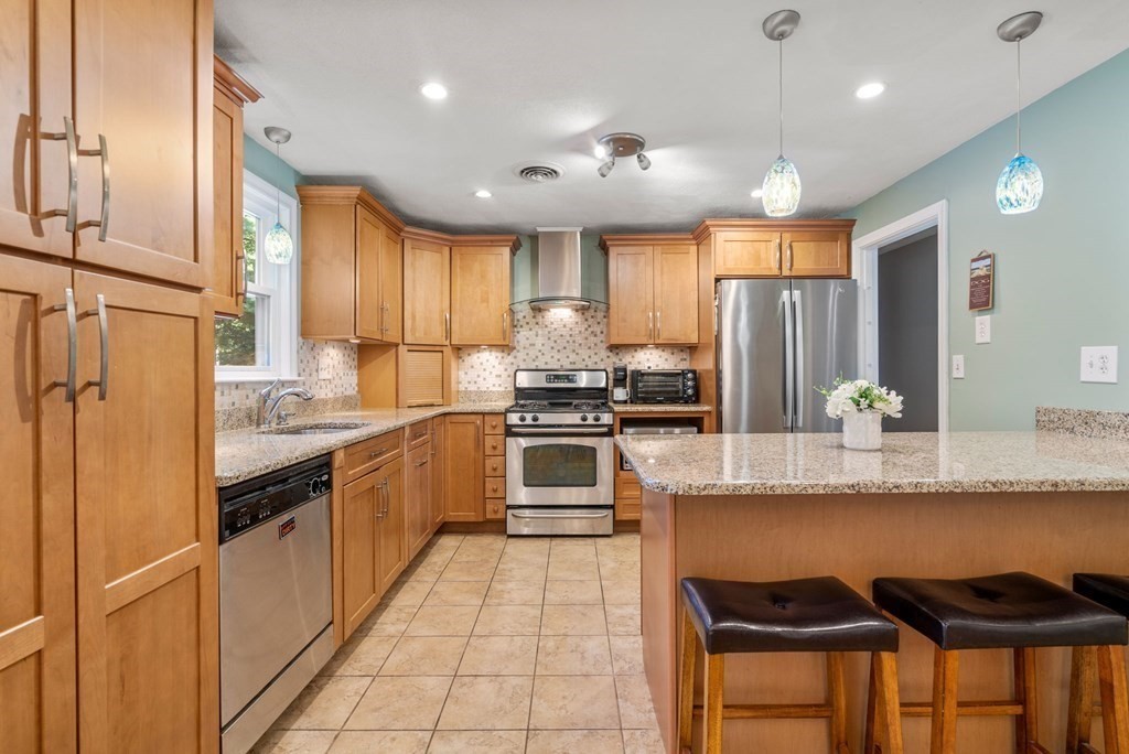 67 Oak Road Canton, MA 02021 - Photo 4 of 33 Gallery Image 4