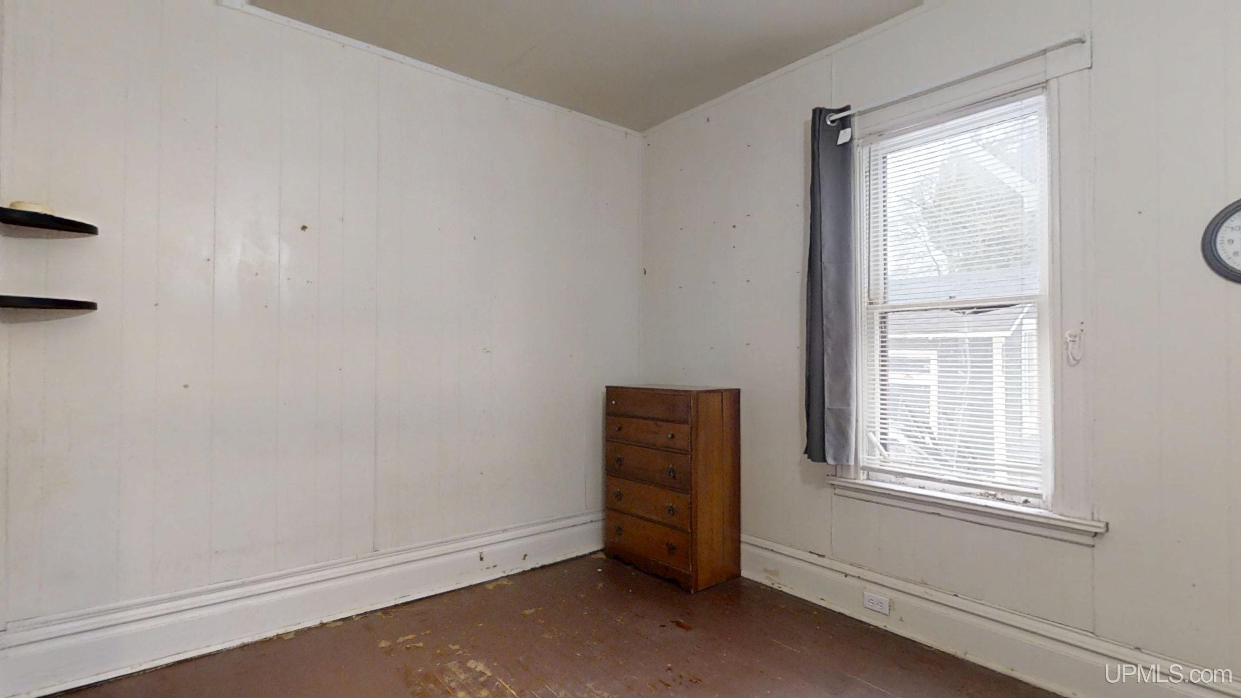 419 7th Street Calumet, MI 49913 - Photo 19 of 54