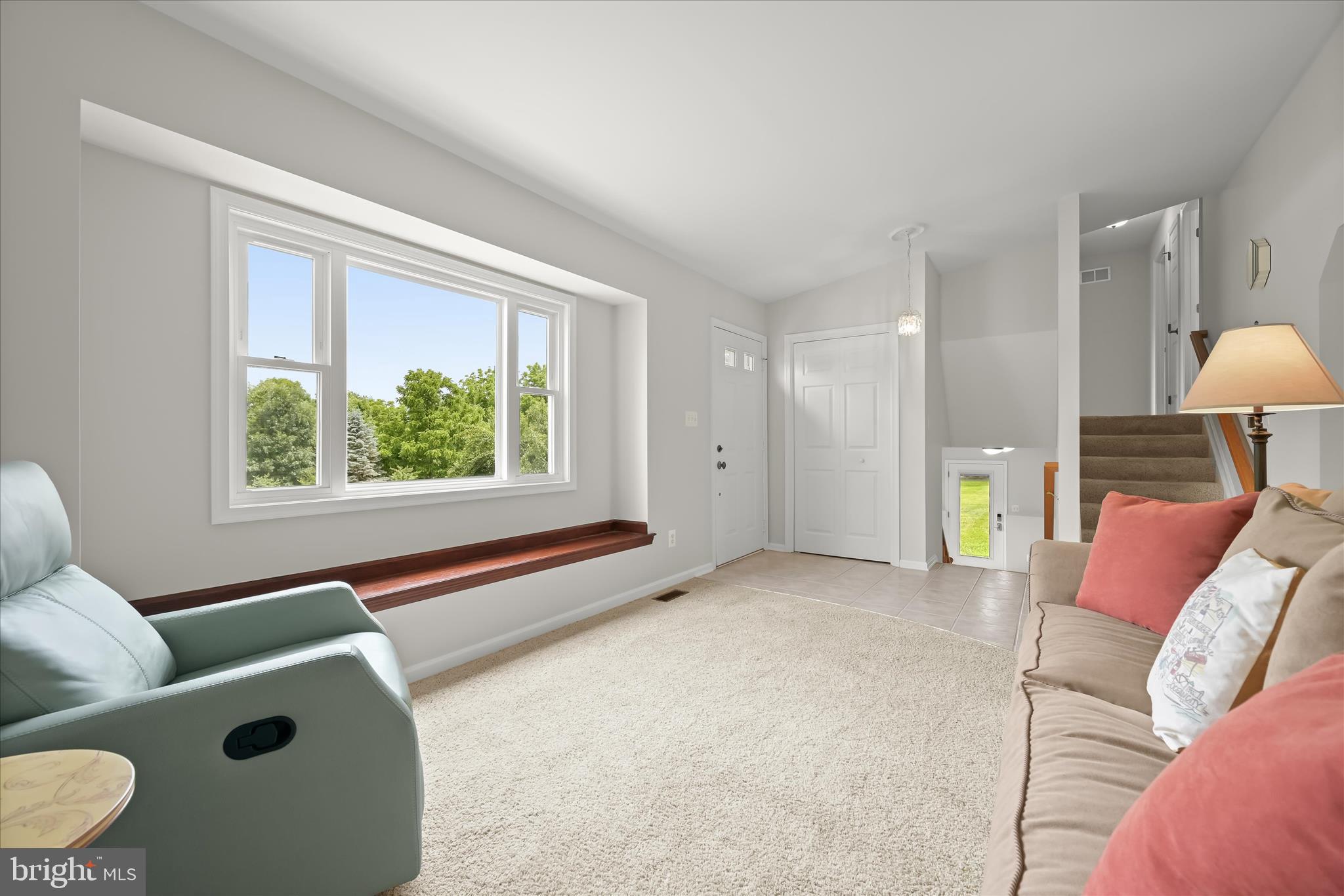 2661 Dotsons Ridge Road Mount Airy, MD 21771 - Photo 4 of 62 Living Room