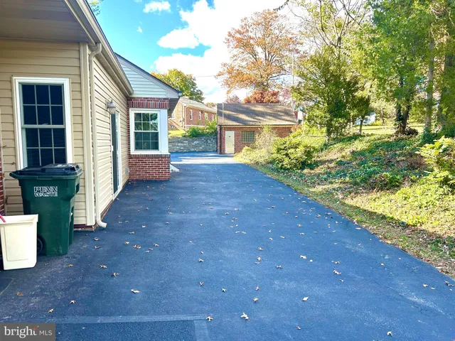 $369,900 | 203 Hillside Terrace, York, PA 17408