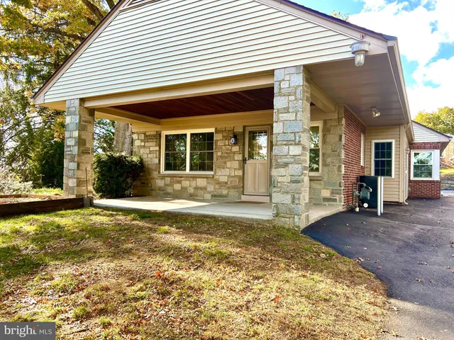 $369,900 | 203 Hillside Terrace, York, PA 17408