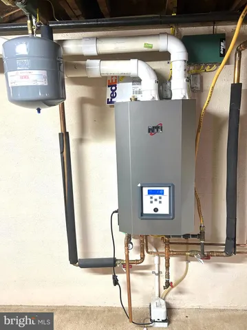 $369,900 | 203 Hillside Terrace, York, PA 17408