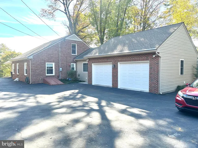 $369,900 | 203 Hillside Terrace, York, PA 17408