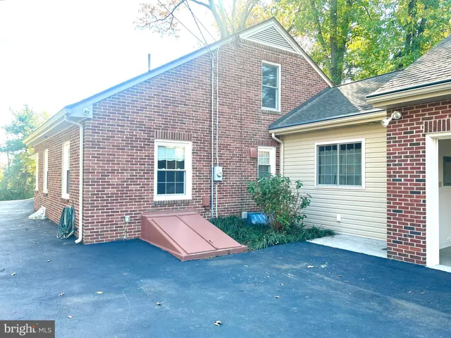 $369,900 | 203 Hillside Terrace, York, PA 17408