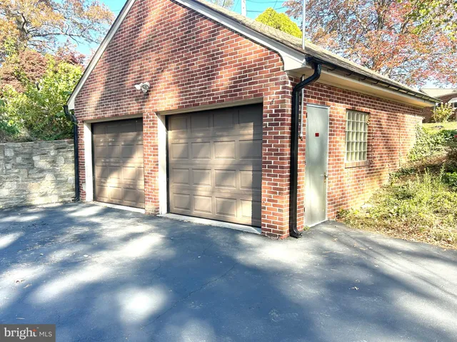 $369,900 | 203 Hillside Terrace, York, PA 17408