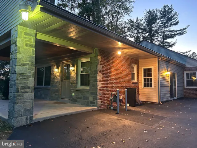 $369,900 | 203 Hillside Terrace, York, PA 17408