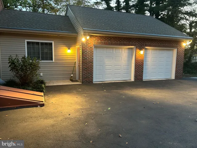 $369,900 | 203 Hillside Terrace, York, PA 17408