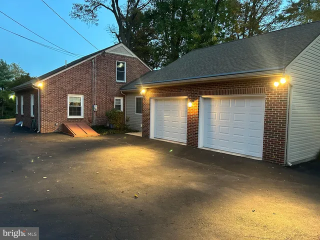 $369,900 | 203 Hillside Terrace, York, PA 17408