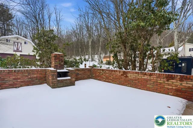 $349,000 | 401 Highland Hill Road, Jim Thorpe, PA 18235