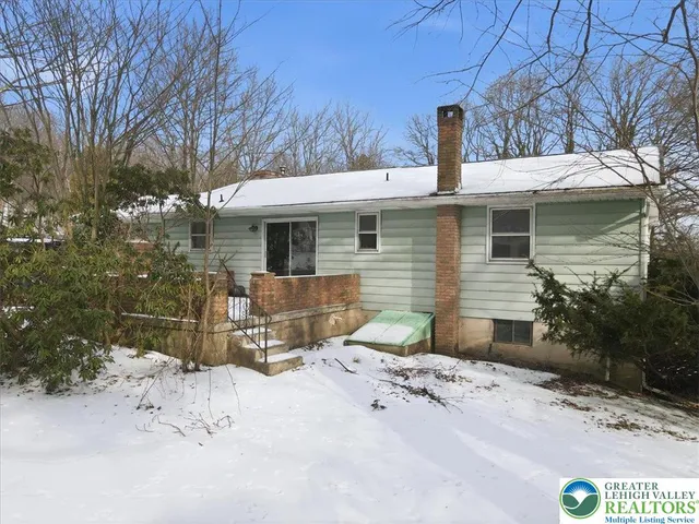 $349,000 | 401 Highland Hill Road, Jim Thorpe, PA 18235