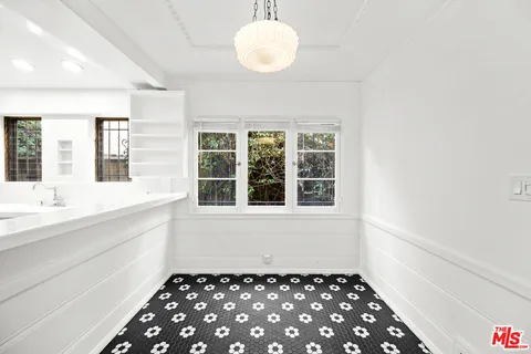 $2,375,000 | 361 North Mansfield Avenue, Los Angeles, CA 90036