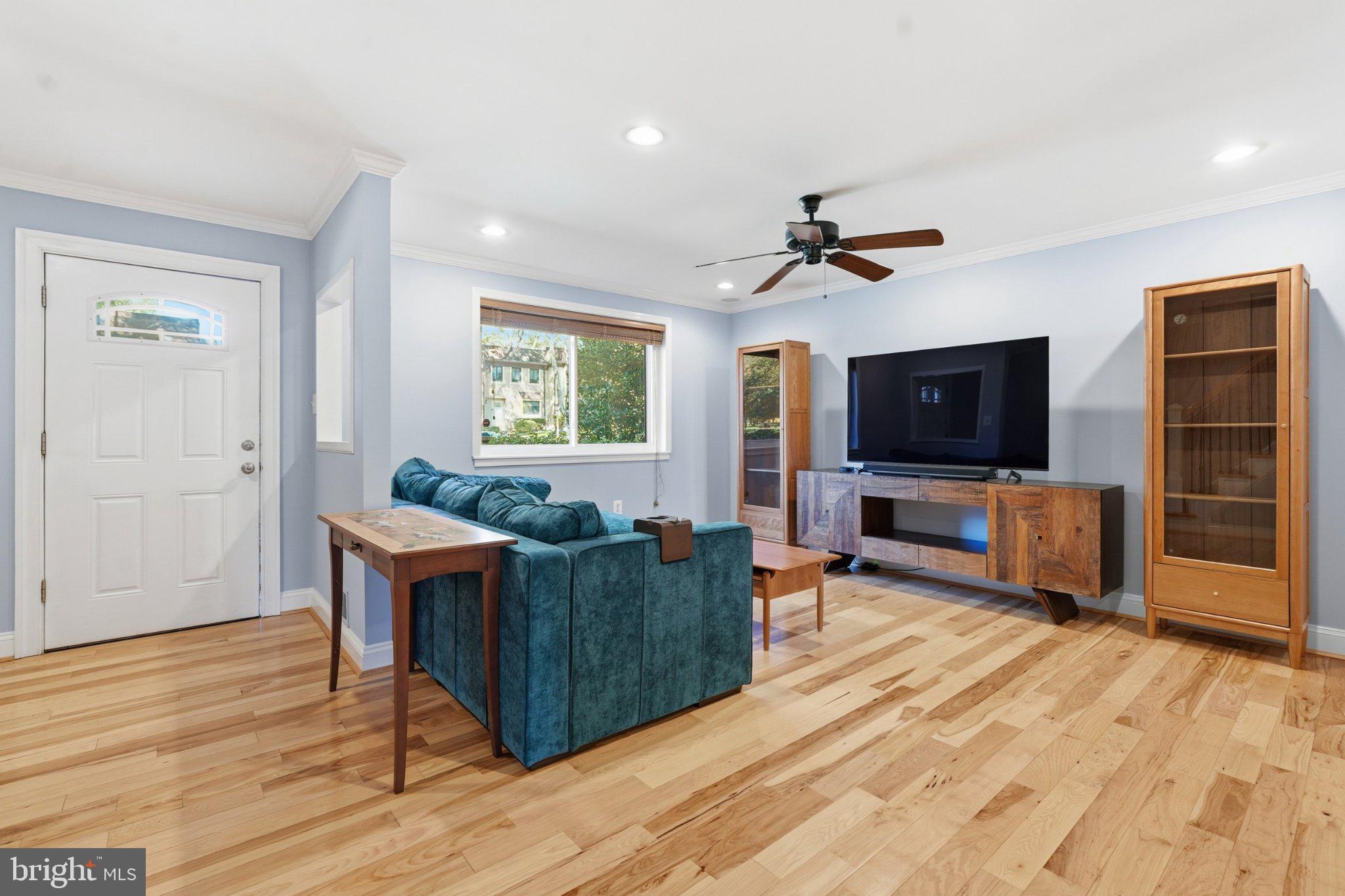 2902 Jermantown Road, Unit 27 Oakton, VA 22124 - Photo 2 of 40 Gallery Image 2