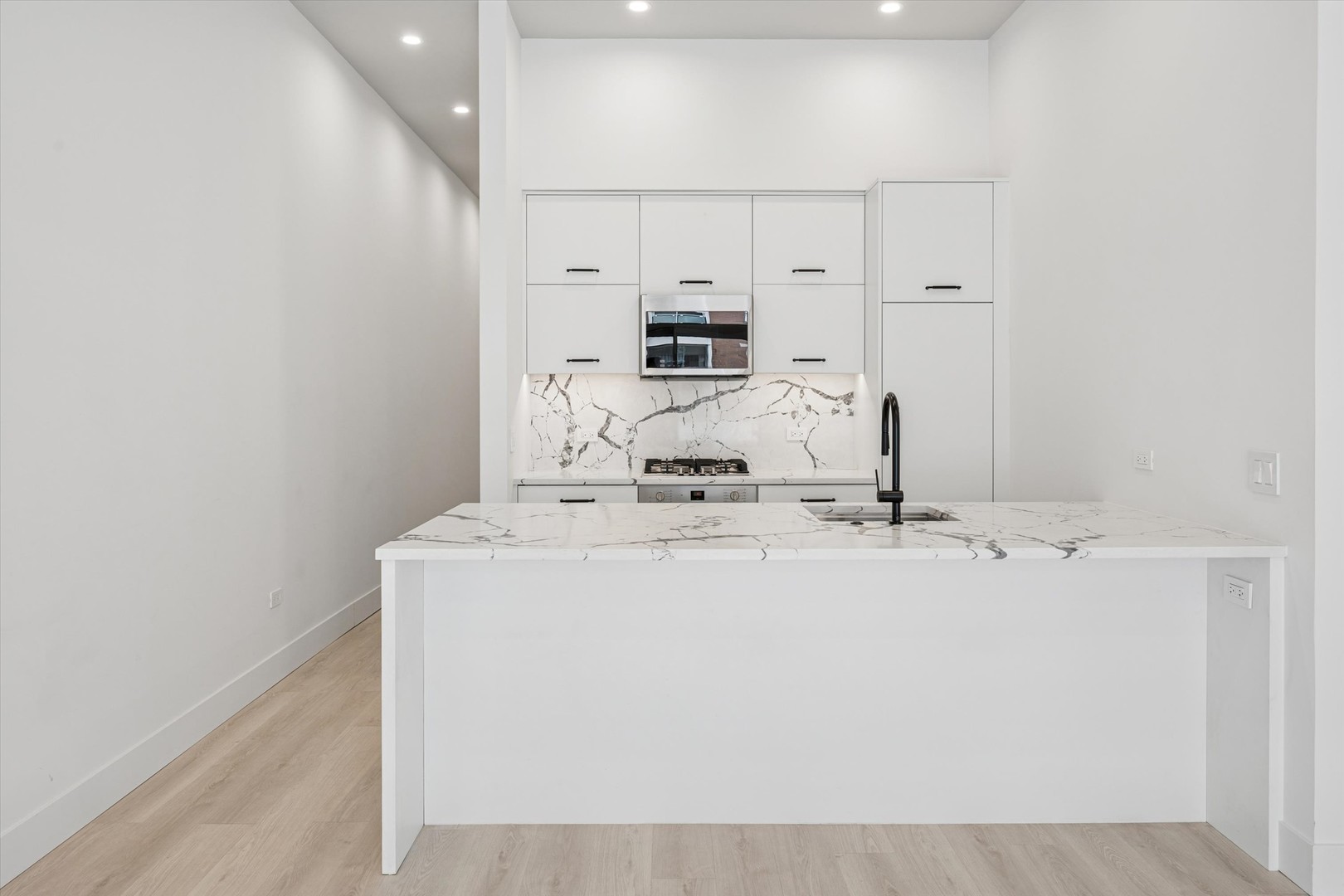 949 West Madison Street, Unit 406 Chicago, IL 60607 - Photo 4 of 17