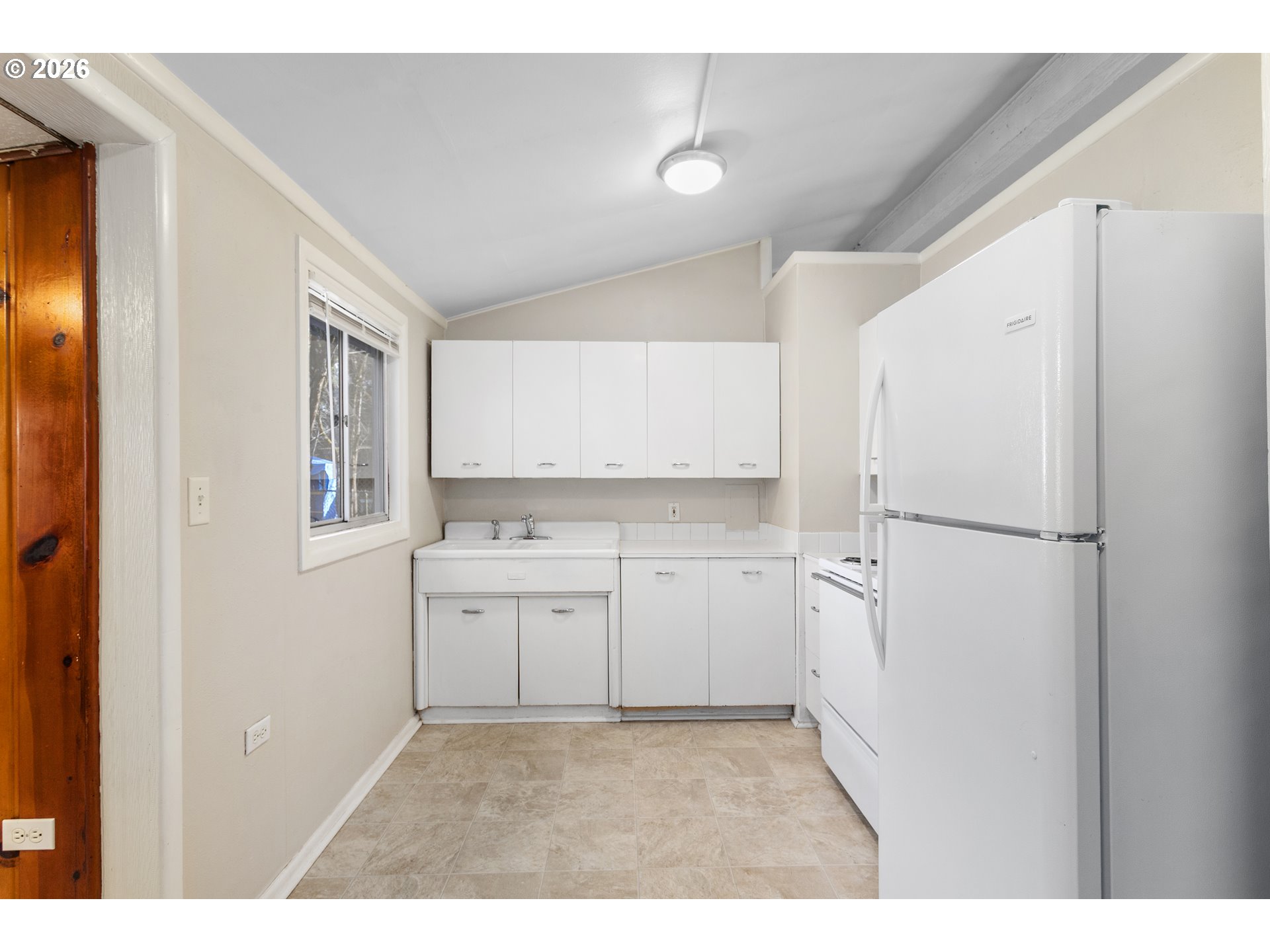 14429 Southeast Harrison Street Portland, OR 97233 - Photo 9 of 26