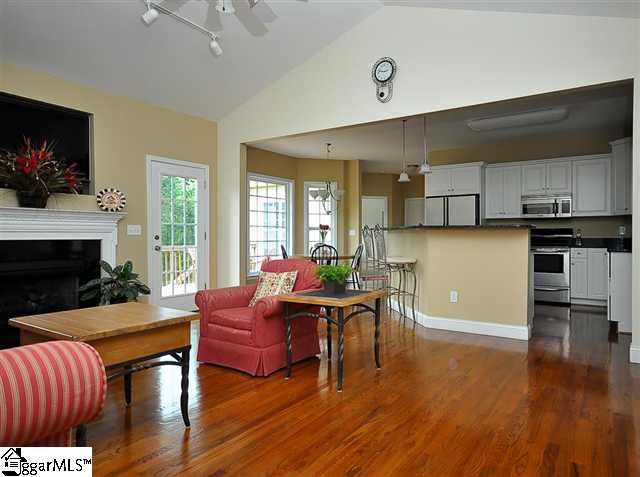108 Commodore Drive Duncan, SC 29334 - Photo 5 of 25 Gallery Image 5