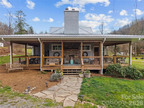 $1,000,000 | 2805 Highway 9, Black Mountain, NC 28711