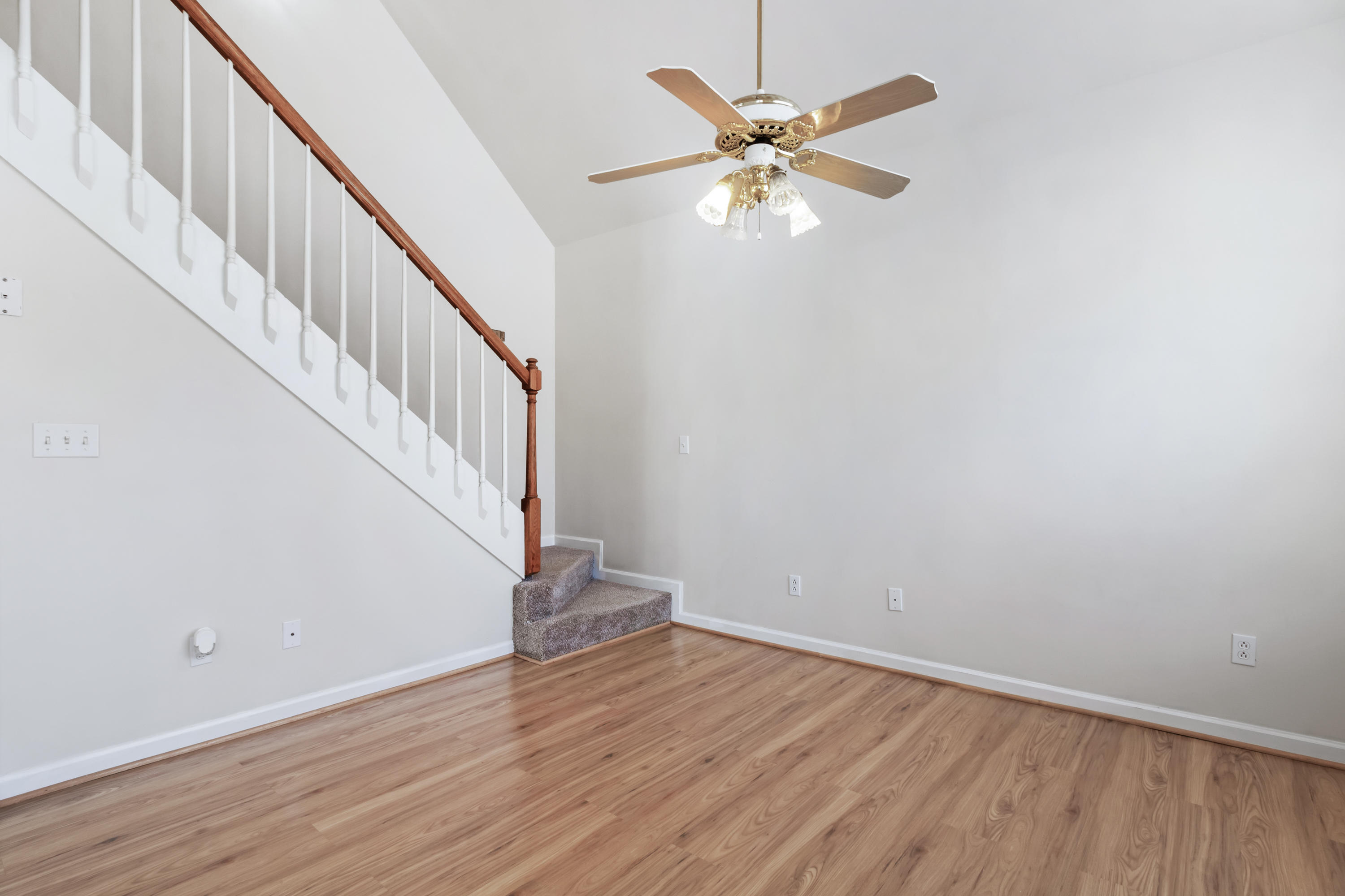1163 Greens Road Chattanooga, TN 37421 - Photo 3 of 20 Living Room & Stairs to Upper Level