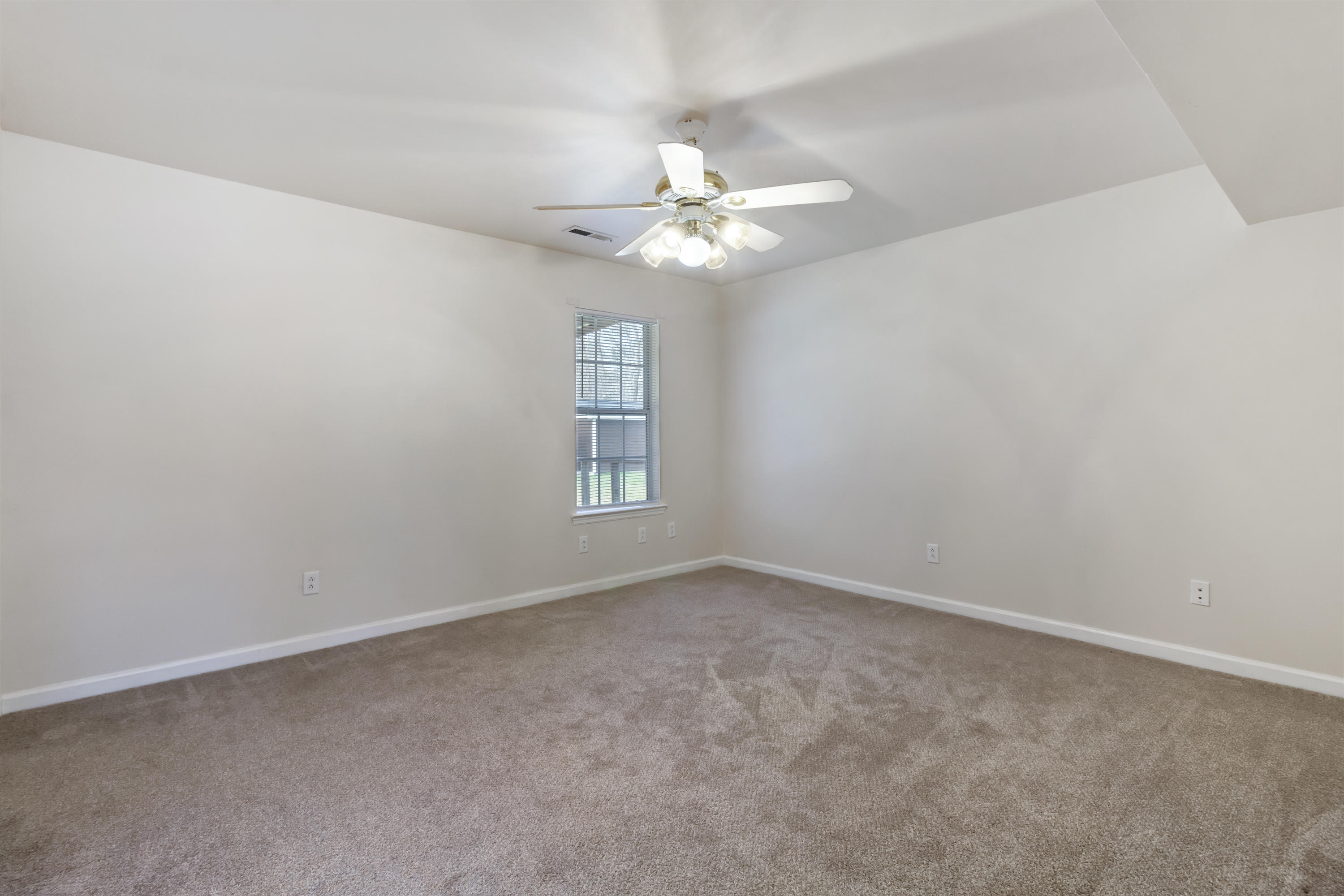 1163 Greens Road Chattanooga, TN 37421 - Photo 8 of 20 Master Bedroom