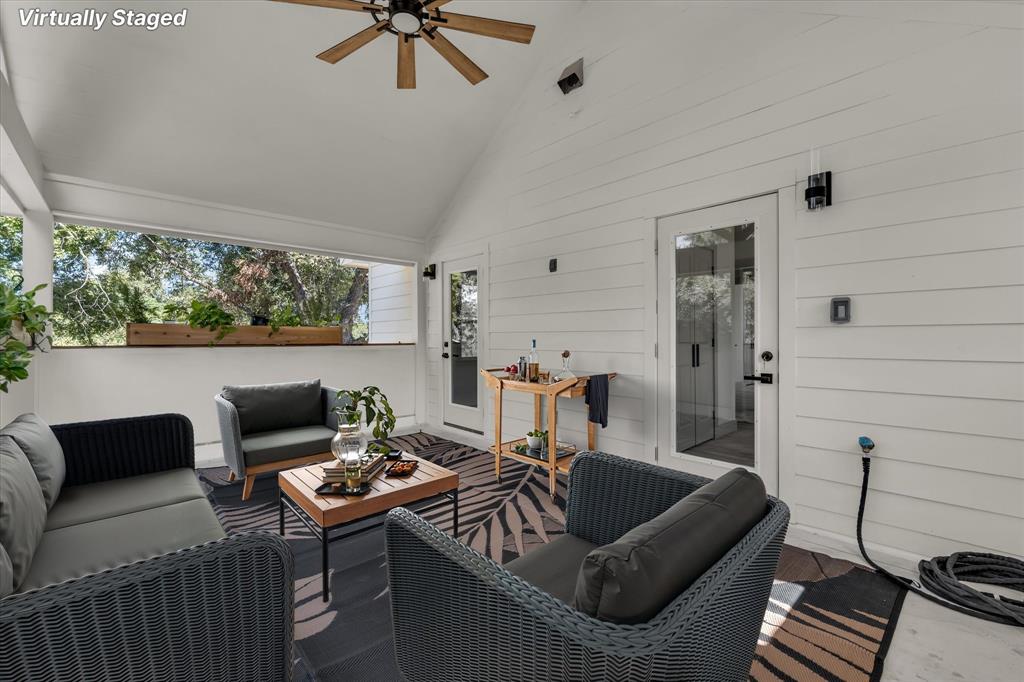 718 Tyler Street Waco, TX 76704 - Photo 30 of 39 a living room with furniture and a large window
