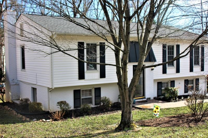 3568 Meadowlark Road Roanoke, VA 24018 - Photo 2 of 59 IMG_0612
