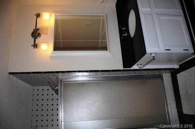 6246 Round Hill Road Charlotte, NC 28211 - Photo 12 of 22 Gallery Image 12