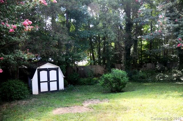 6246 Round Hill Road Charlotte, NC 28211 - Photo 18 of 22 Gallery Image 18
