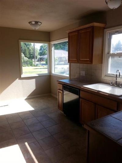 1413 North Oberlin Road Spokane, WA 99206 - Photo 4 of 19