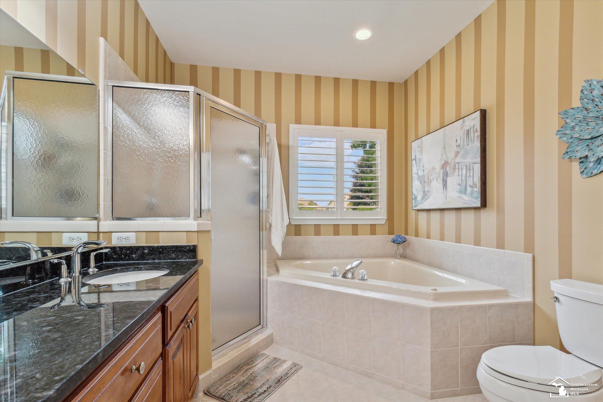 21508 Raintree Drive Macomb, MI 48044 - Photo 26 of 62 50115305-25.JPG