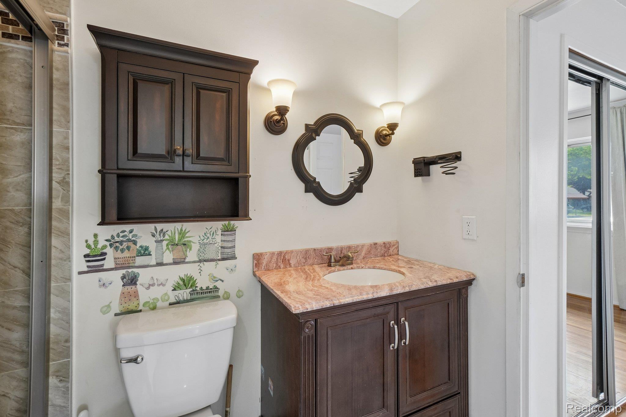 8401 18 18 Mile Road, Unit 112 Sterling Heights, MI 48313 - Photo 10 of 25 9-web-or-mls-Eighteen Mile Rd 112-S0107-009.jpg