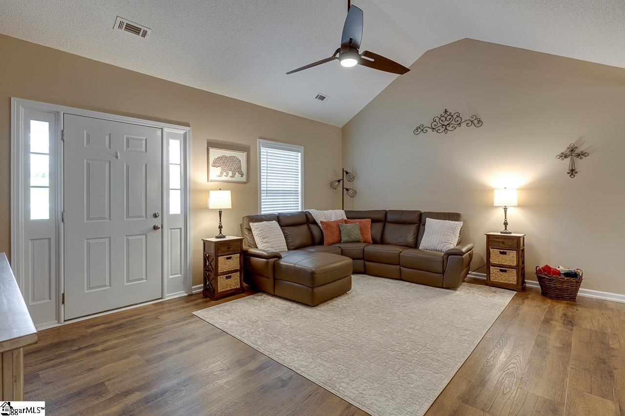 222 Brook Way Liberty, SC 29657 - Photo 7 of 31 Gallery Image 7