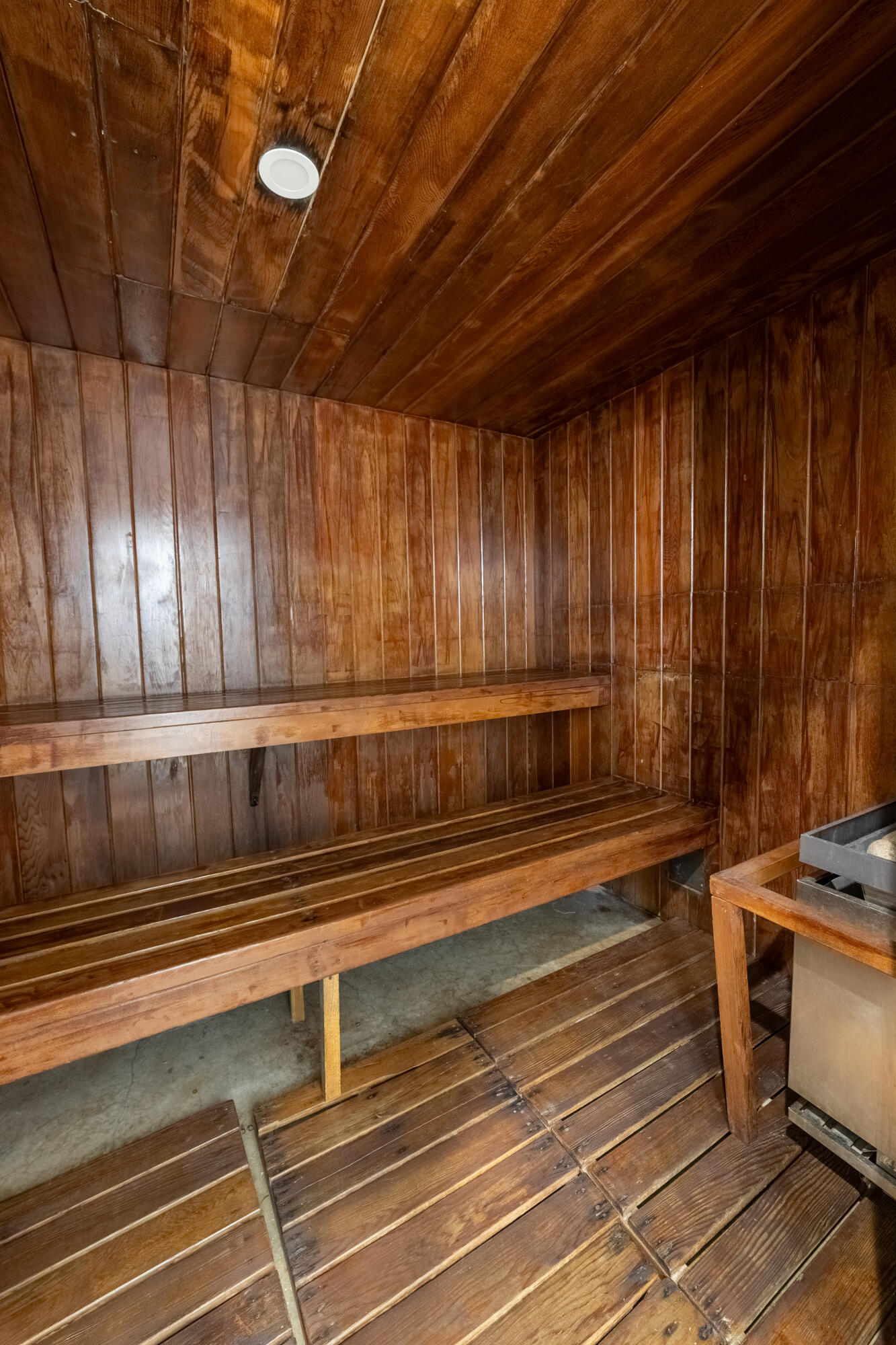 405 North Ocean Boulevard, Unit 507 Pompano Beach, FL 33062 - Photo 28 of 38 a kitchen with table and chairs