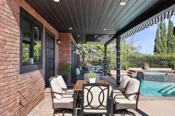$3,995,000 | 834 Moorside Drive, Glendale, CA 91207