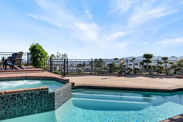 $3,995,000 | 834 Moorside Drive, Glendale, CA 91207