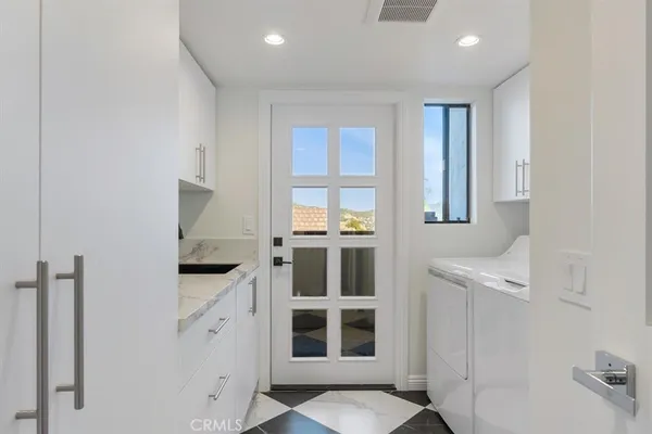 $3,995,000 | 834 Moorside Drive, Glendale, CA 91207