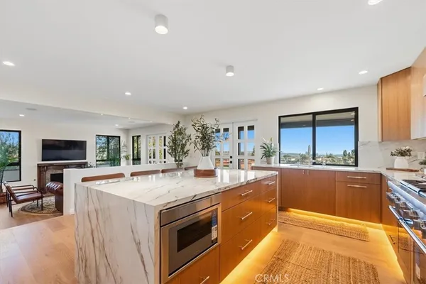 $3,995,000 | 834 Moorside Drive, Glendale, CA 91207