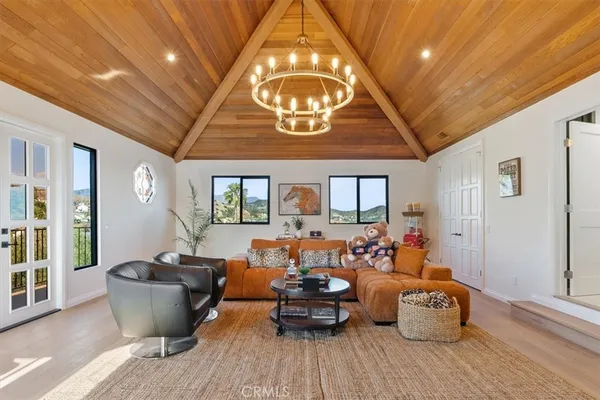 $3,995,000 | 834 Moorside Drive, Glendale, CA 91207
