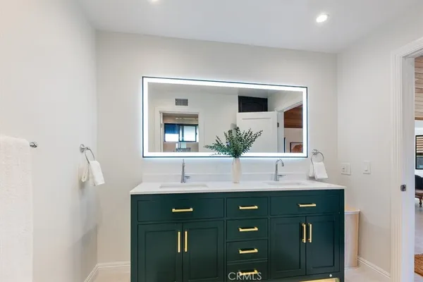 $3,995,000 | 834 Moorside Drive, Glendale, CA 91207