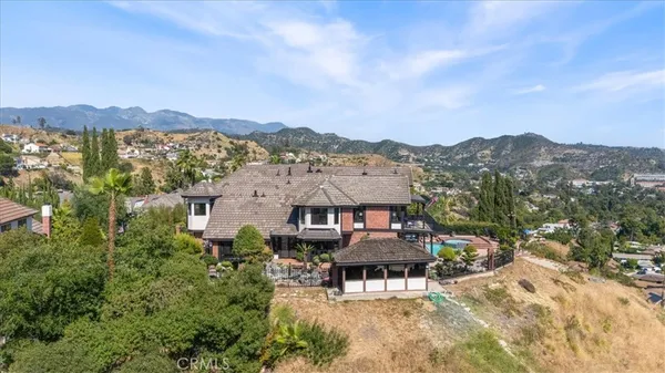$3,995,000 | 834 Moorside Drive, Glendale, CA 91207