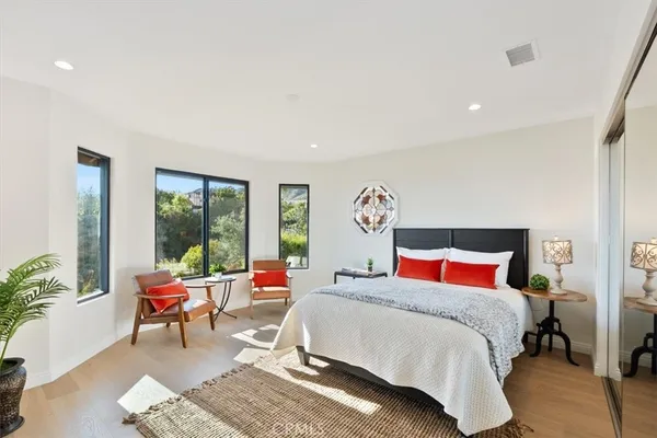 $3,995,000 | 834 Moorside Drive, Glendale, CA 91207
