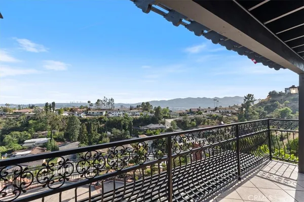 $3,995,000 | 834 Moorside Drive, Glendale, CA 91207